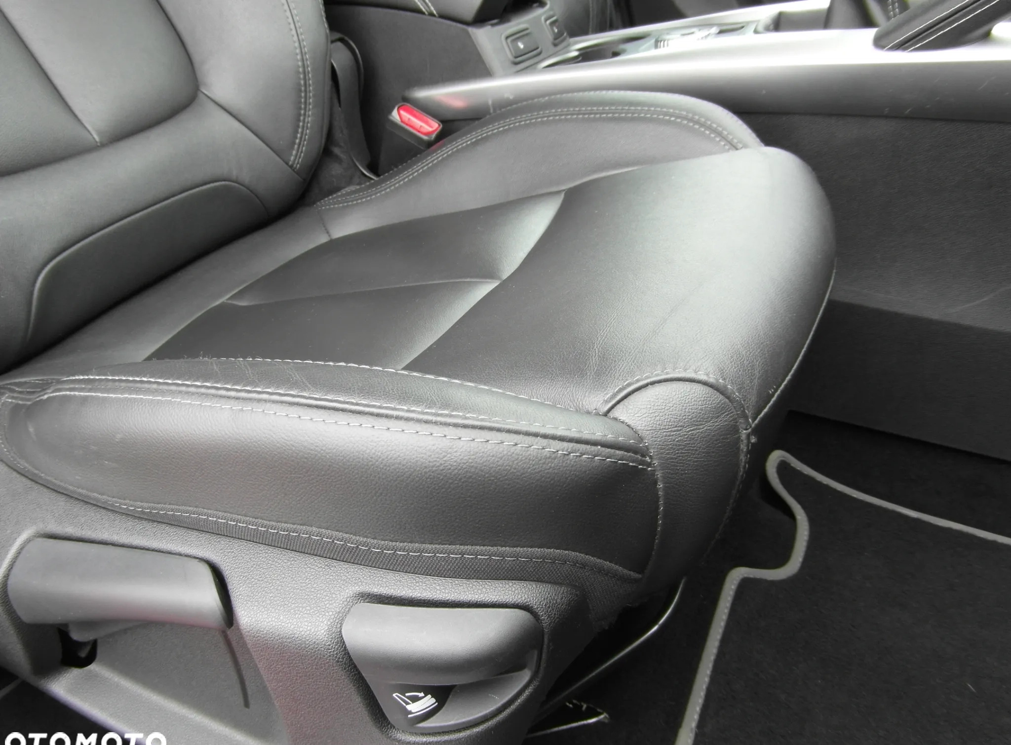 Renault Kadjar cena 60900 przebieg: 143000, rok produkcji 2016 z Milanówek małe 781